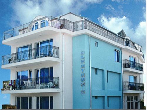Albatros 2 Family Hotel Kiten  Exteriör bild